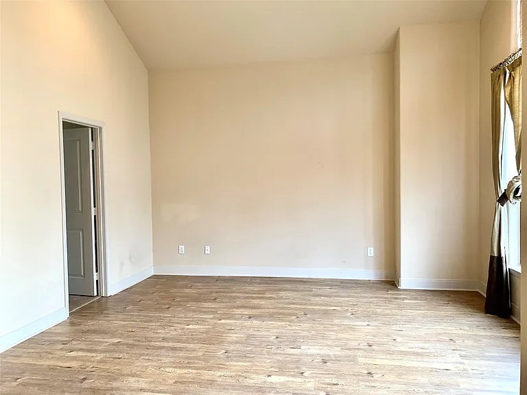 5231 Lillian St — Photo 20