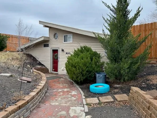 900 3rd Ave, Edgemont, SD 57735