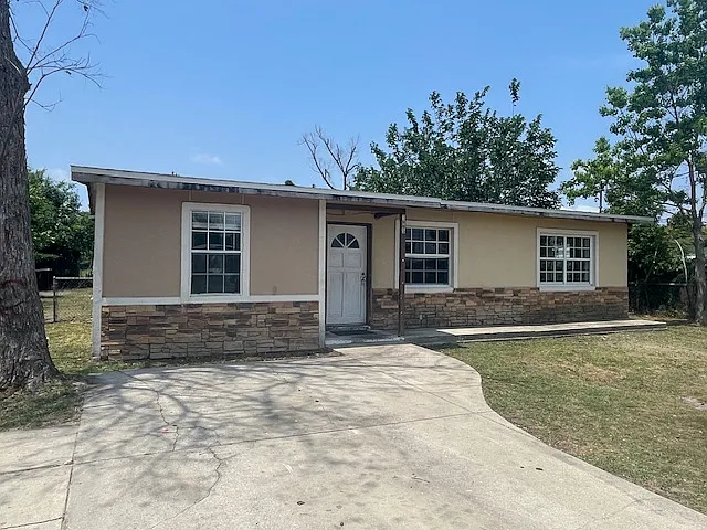 1605 Calhoun Ave — Photo 1