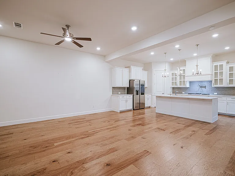 7827 Piedmont Ave — Photo 9