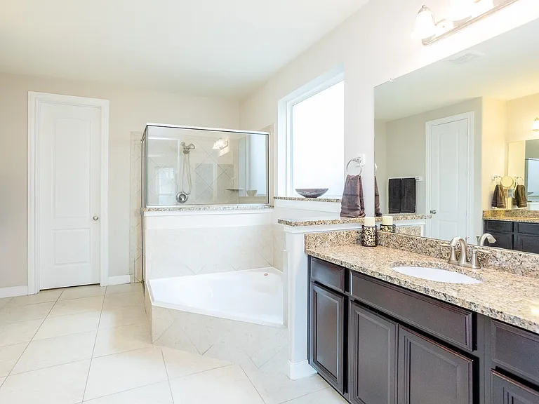 4622 Regal Shadow Ln — Photo 16