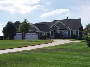 11339 Fishers Pond, Middlebury, IN 46540