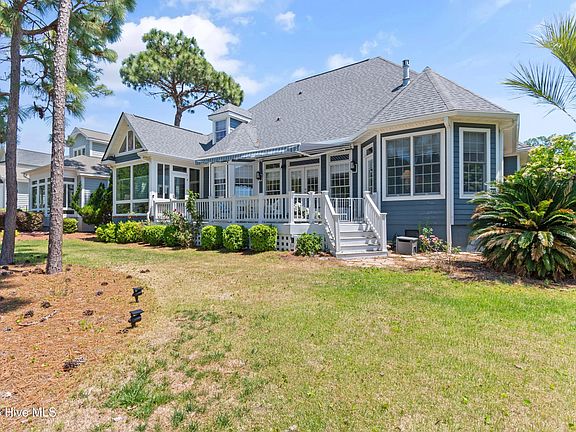 3rd image of 3615 W Medinah Avenue SE
