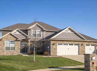 5017 Chestnut Grove Dr, Champaign, IL 61822