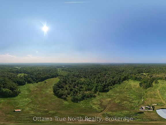 3rd image of 652 Wren Rd