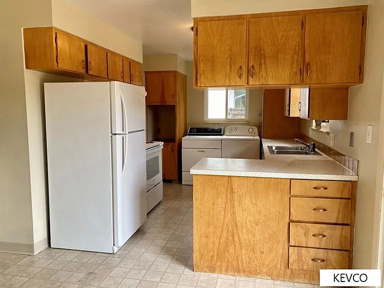 1044 Montview Rd — Photo 6