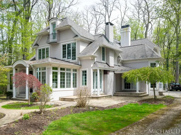 2743 Lakeshore Dr, Fennville, MI 49408