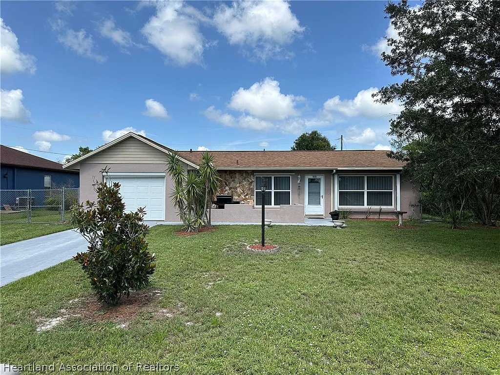 2 bed, 2.0 bath, 1543 sqft, $1,395 — Photo 2