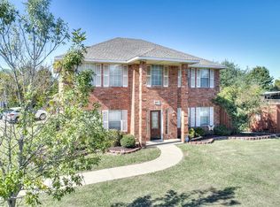 6807 Oaklawn Dr, Sachse, TX 75048