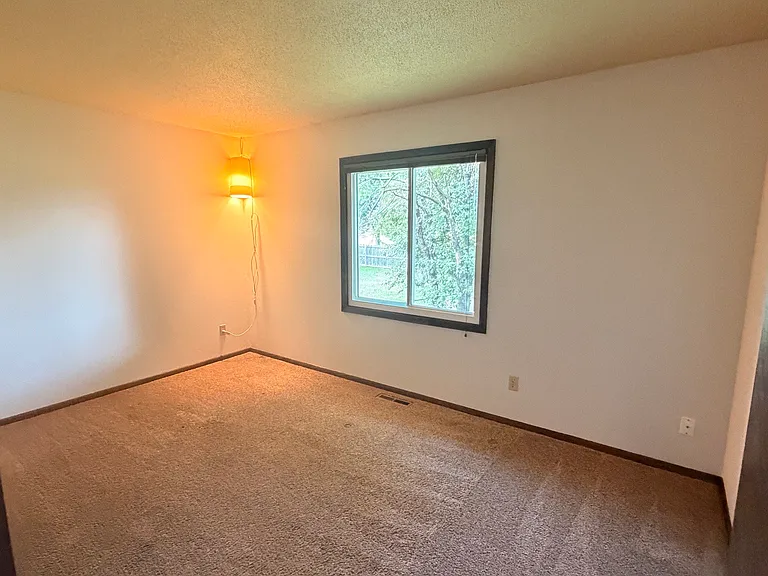 9755 Nathan Ln N — Photo 11