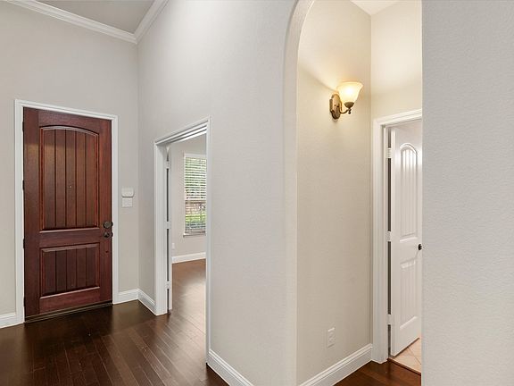 3rd image of 5145 Kentwood Dr