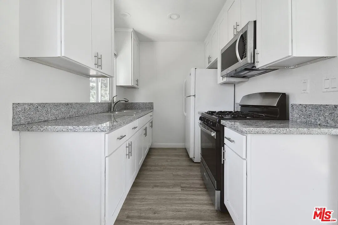 2 bed, 1.0 bath, $2,490 — Photo 1