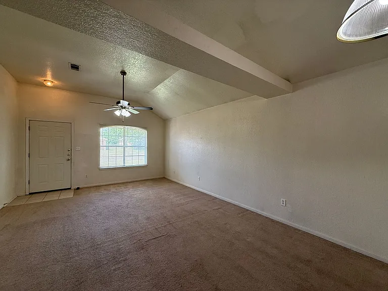 3208 Raven Dr — Photo 3