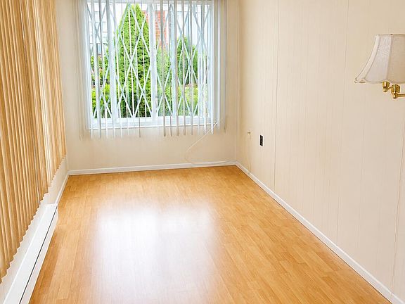 5th image of 45 Yorktowne Parkway #A