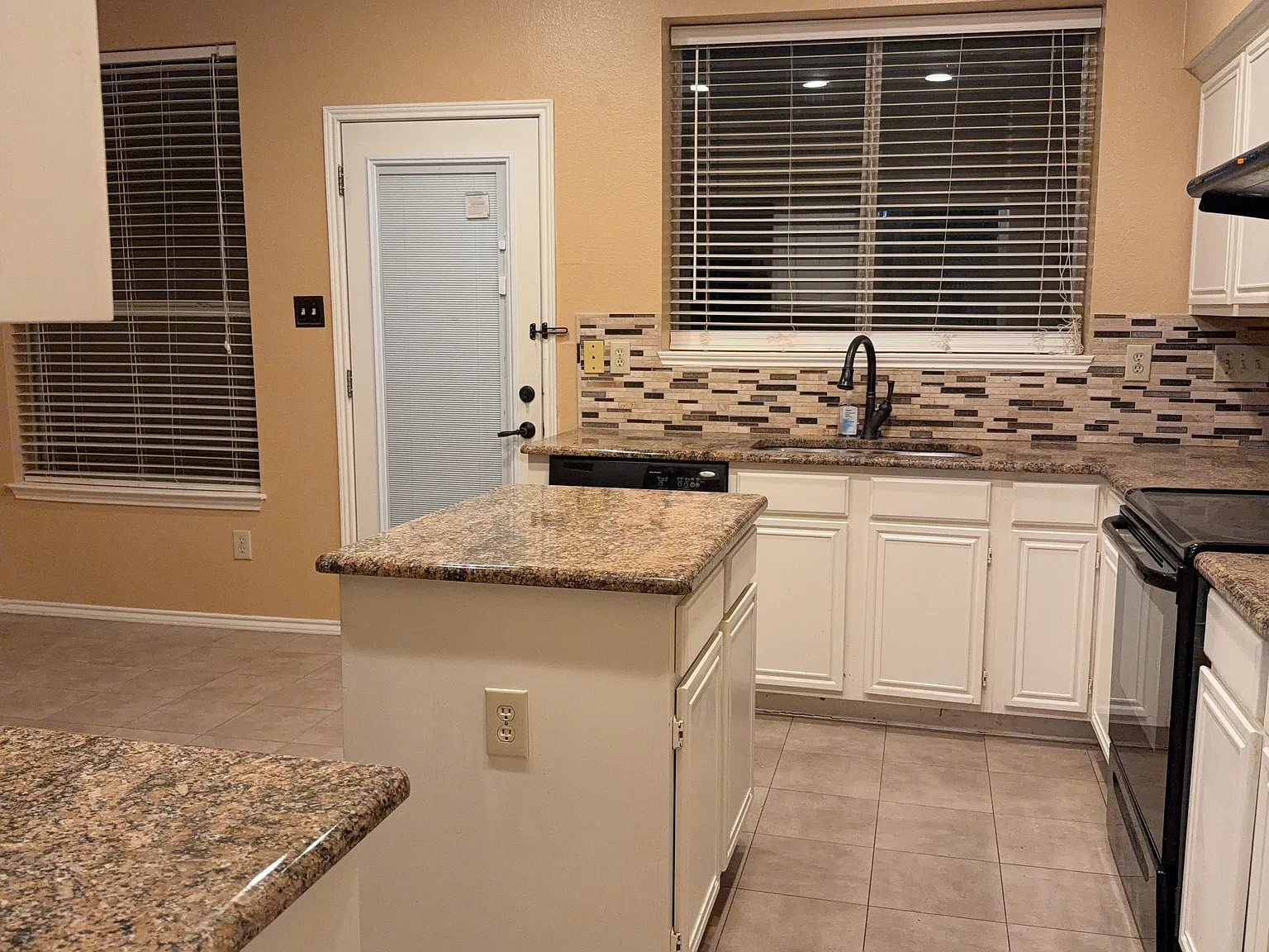 4 bed, 2068 sqft, $2,450 — Photo 3