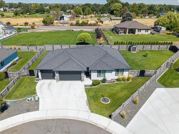 821 Road 57 Ct, Pasco, WA 99301
