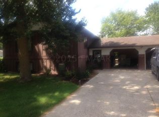 916 1st St SW, Pelican Rapids, MN 56572