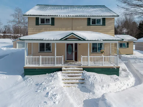 156 N Low St, Gwinn, MI 49841