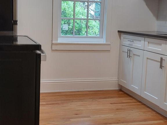 2nd image of 260 Saint George St APT 10