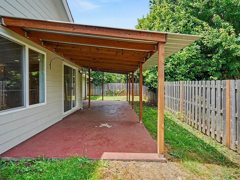1075 Mildred Ln SE — Photo 40