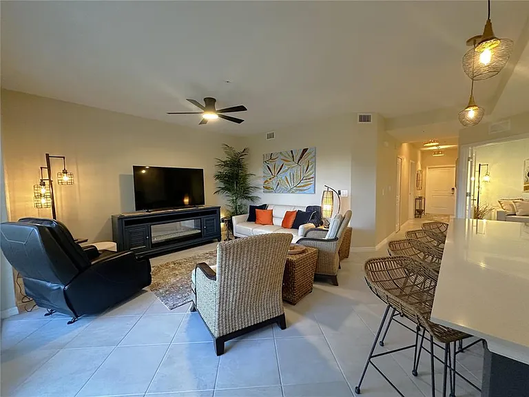 14221 Heritage Landing Blvd #2014 — Photo 10