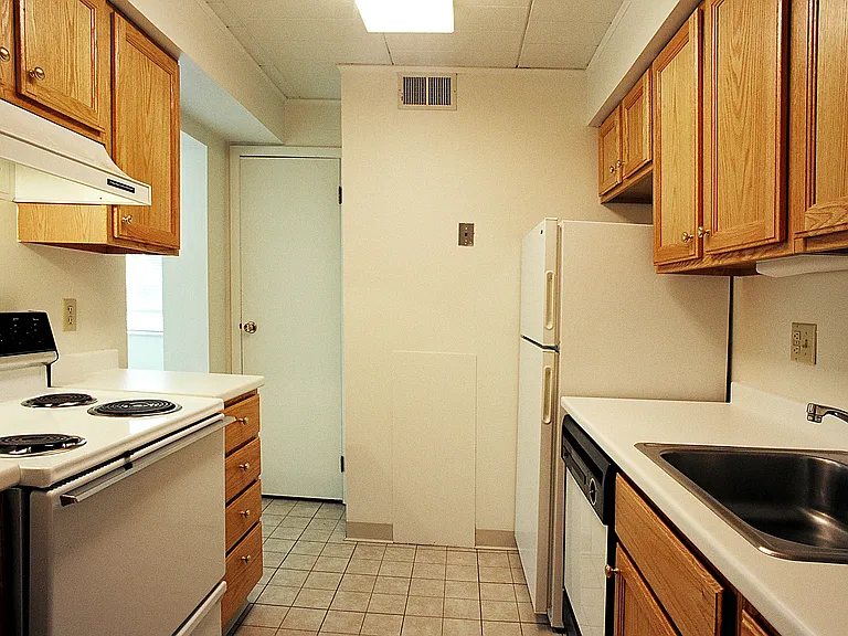 509 S Highland Ave #26 — Photo 3