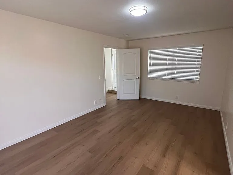 1142 Ashbury Ct — Photo 21