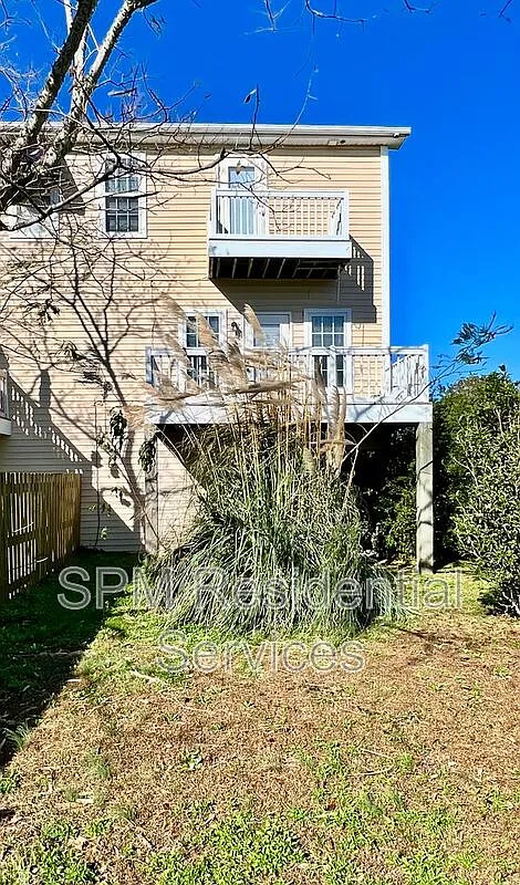 Building Photo - 164A Twin Oaks Dr