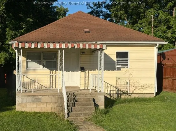311 17th St, Dunbar, WV 25064