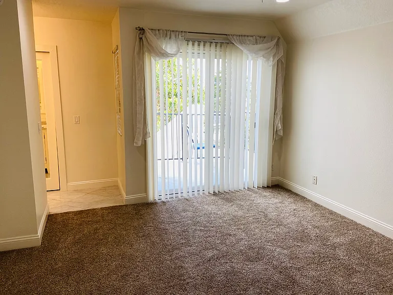 20812 Beach Blvd — Photo 14
