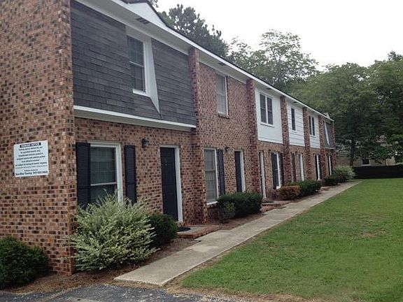 Courtyard. Apt H is second from left