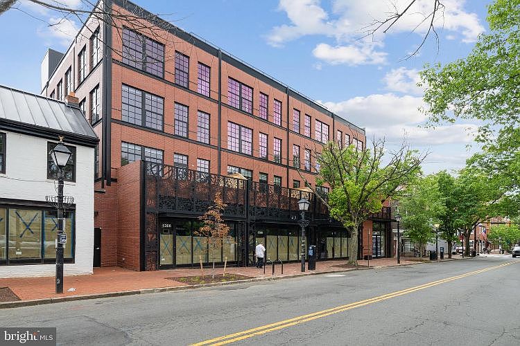 1st image of 1312 King St #307