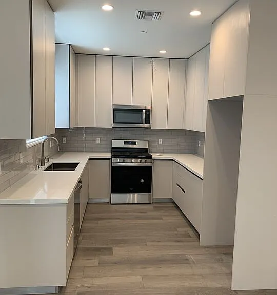 1721 Granville Ave #2 — Photo 6