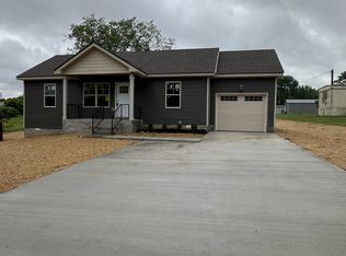 160 Oklahoma Ave, Oak Grove, KY 42262
