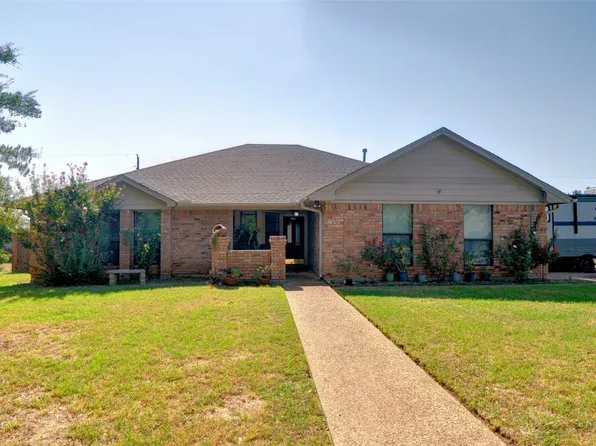 1513 Cindy Ln, Cleburne, TX 76033