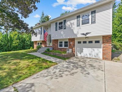 28 Renkin Drive, Colchester, VT, 05446