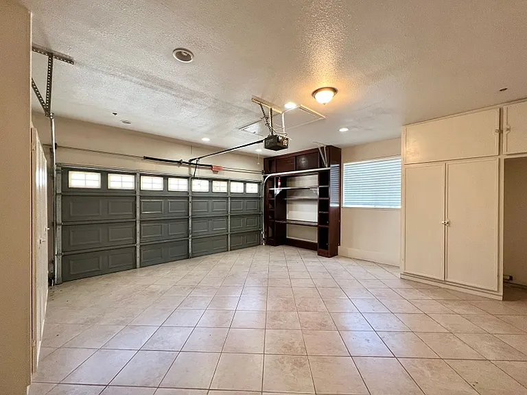 1924 Shurtleff Ave — Photo 32