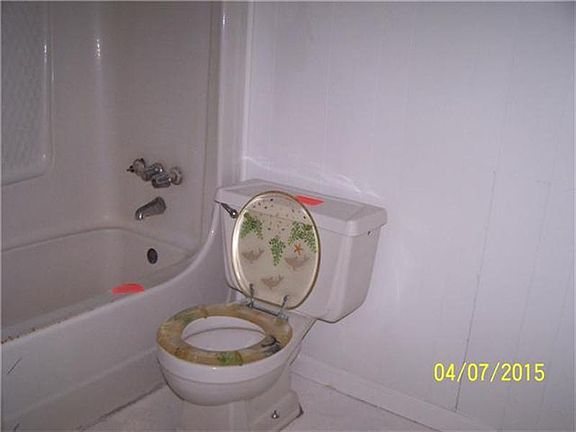 5th image of 2290 Lee St