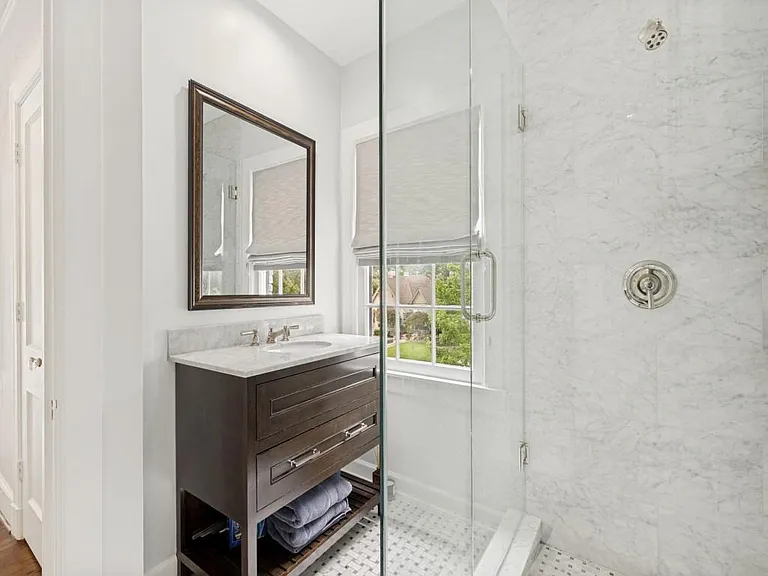 4352 Livingston Ave — Photo 18