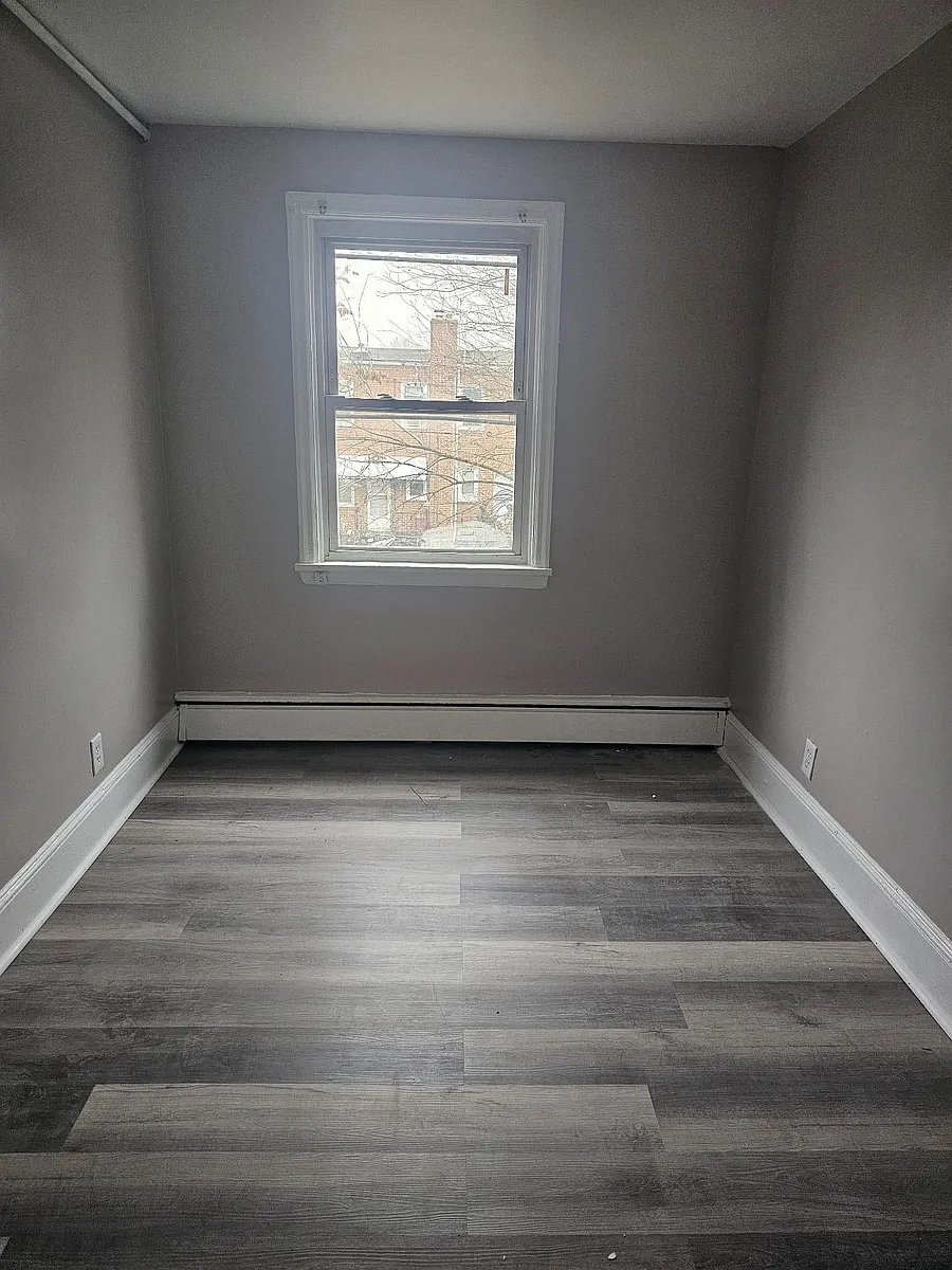 Building Photo - 5109 Arbutus Ave #2