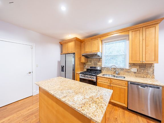 5th image of 7 Alcott St Unit 2A