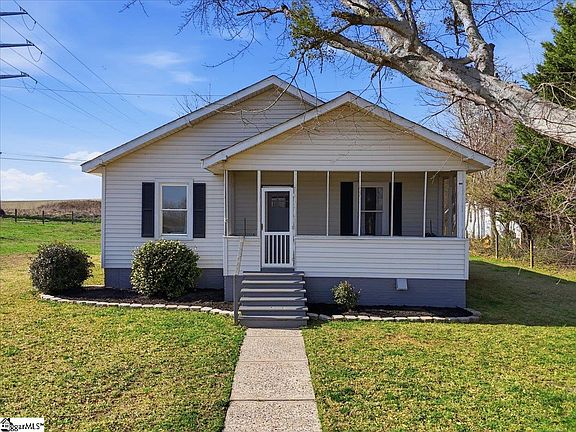 3rd image of 17 1st St