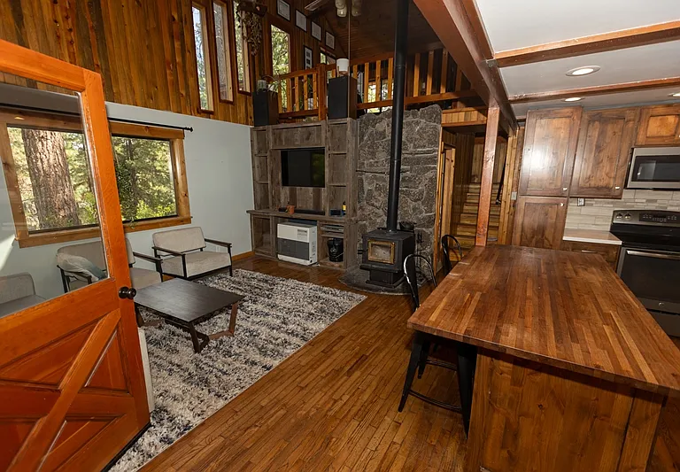 626 Bear Valley Rd — Photo 7