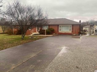 2202 New Hope Rd, Cadiz, KY 42211