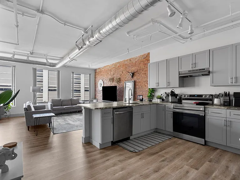 241 Asylum St #501 — Photo 3