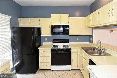 3rd image of 7141 Tolliver St