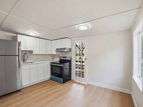 3rd image of 16203 Main St #D
