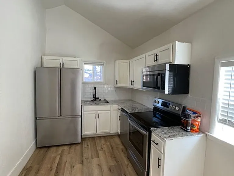 2107 Morrow Ave — Photo 3