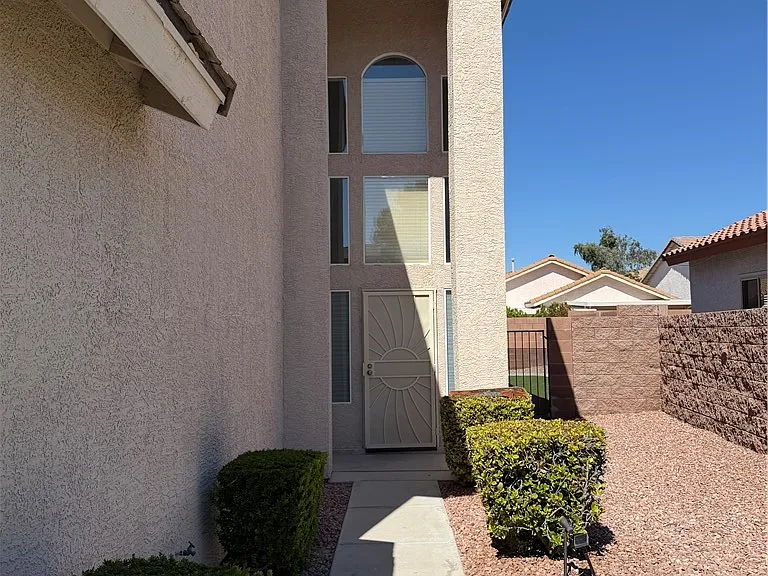 2456 Sheltered Meadows Ln — Photo 3
