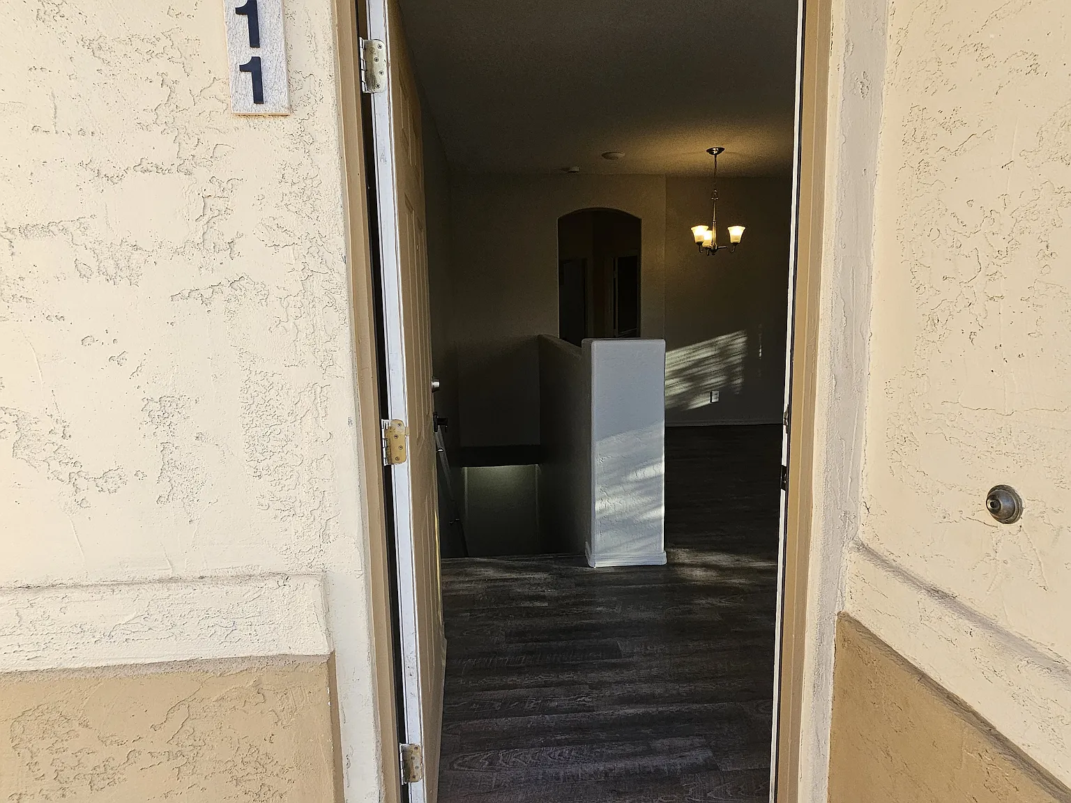 3 bed, 1225 sqft, $1,899 — Photo 2